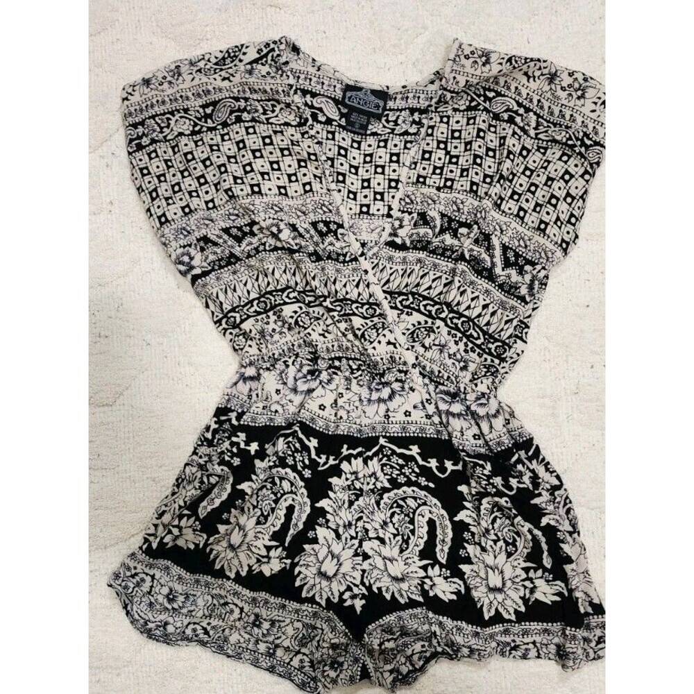 ANGIE Boho Hippie Festival Short Sleeve V Neck Romper SMALL
